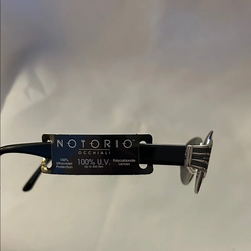 Vintage Notorio N128 Stylish Black Oval Sunglasses. New. 100% UV